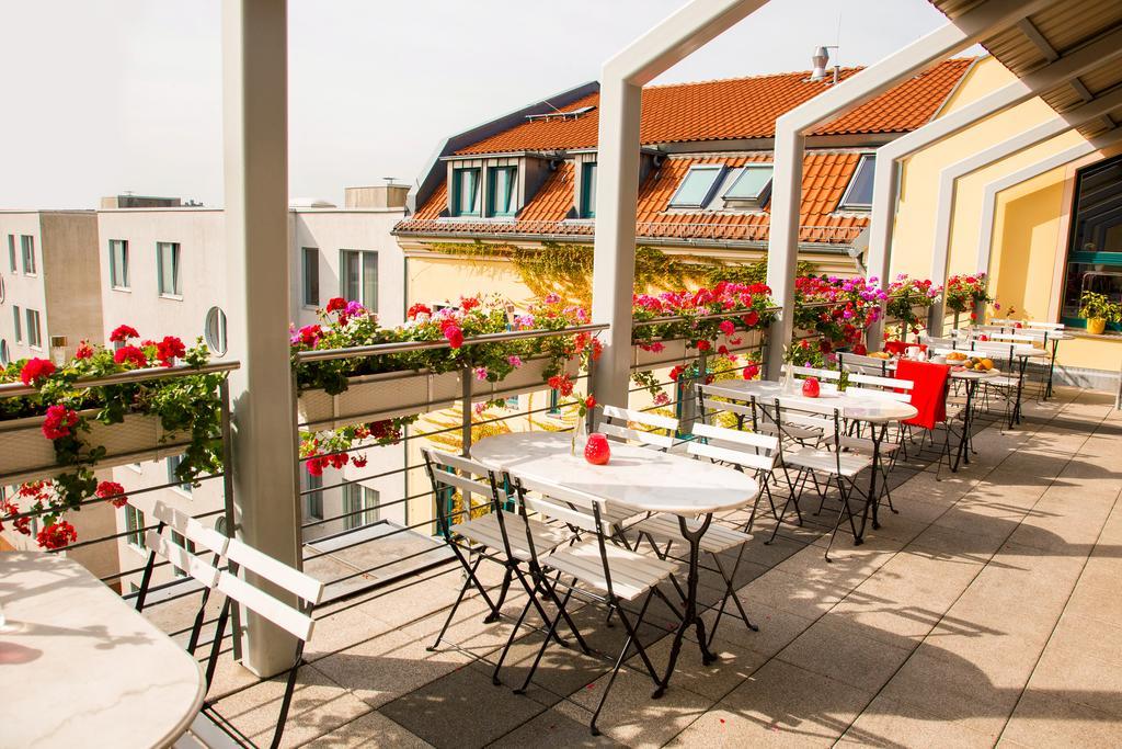 Mikon Eastgate Hotel - City Centre Berlin Exterior photo